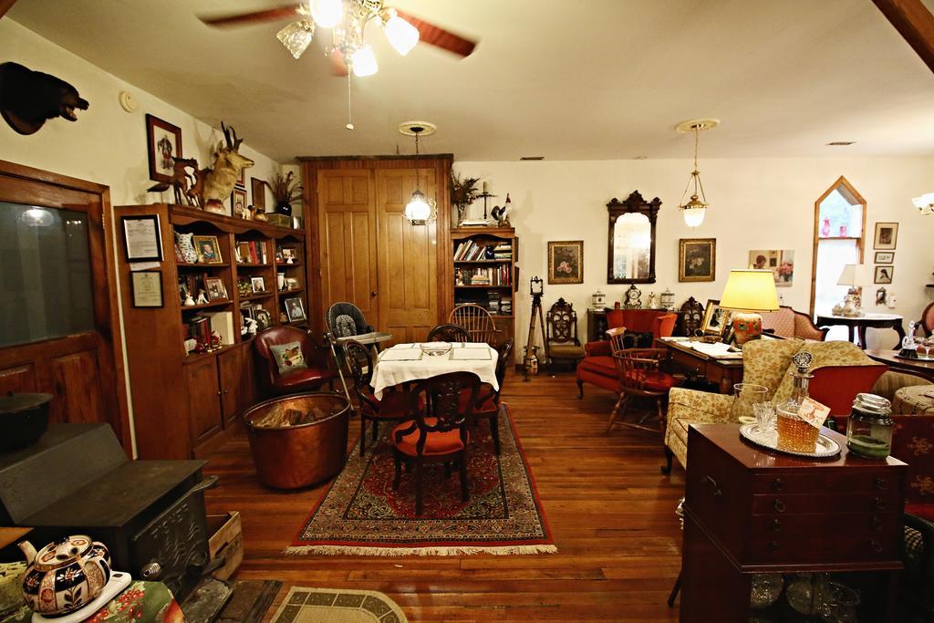 Ebenezer House Bed & Breakfast Burtonsville Buitenkant foto